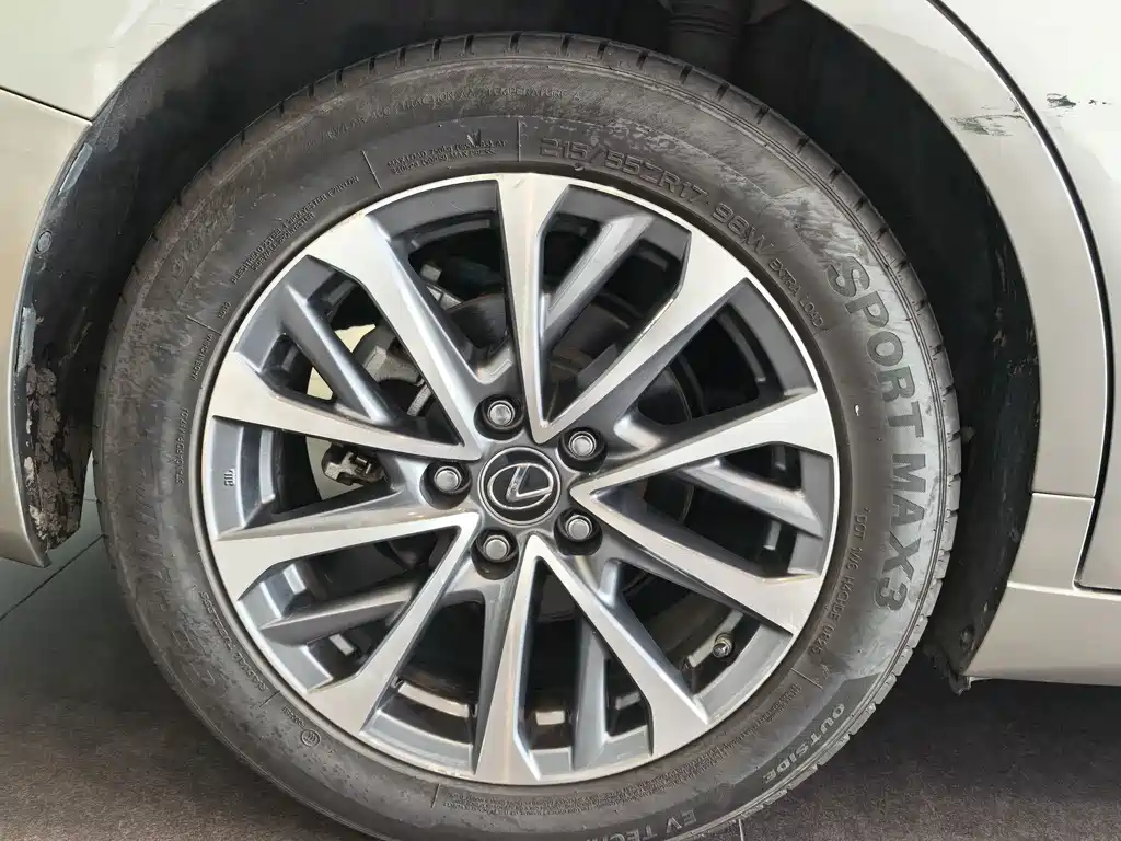 Lexus ES — миниатюра 7