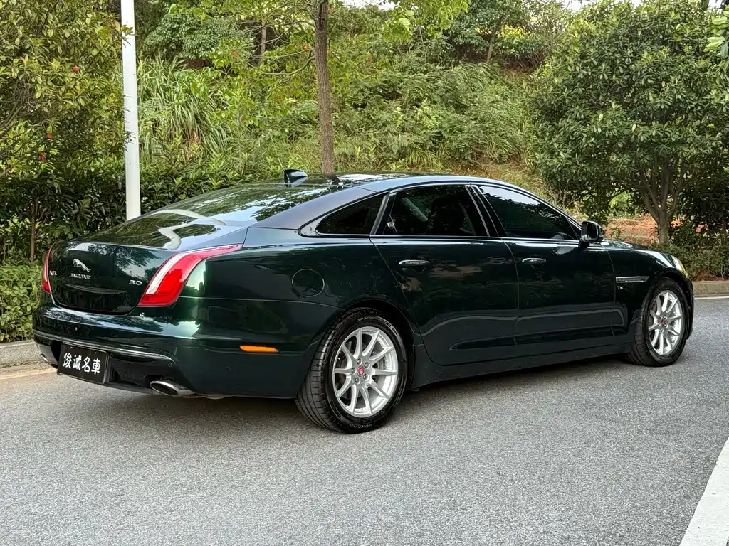 Jaguar XJ — миниатюра 25