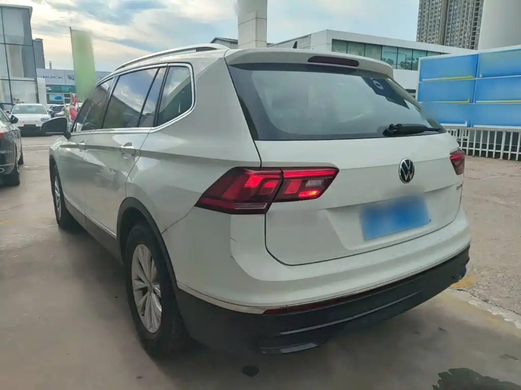 Volkswagen Tiguan L — миниатюра 5