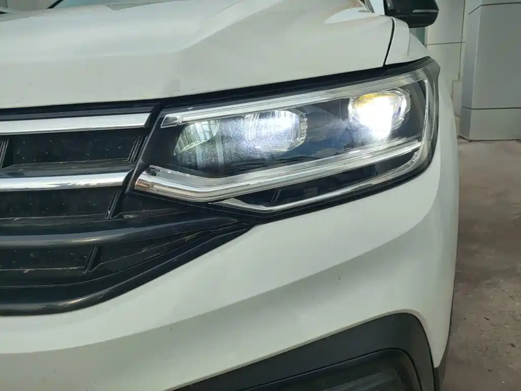 Volkswagen Tiguan L — миниатюра 24
