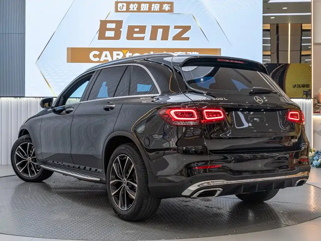 MERCEDES-BENZ GLC