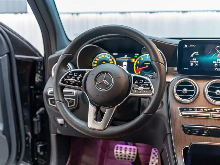 MERCEDES-BENZ GLC
