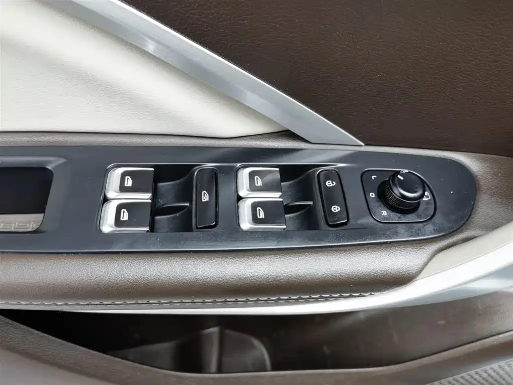 Geely Jiaji 2021 1.8TD DCT Luxury
