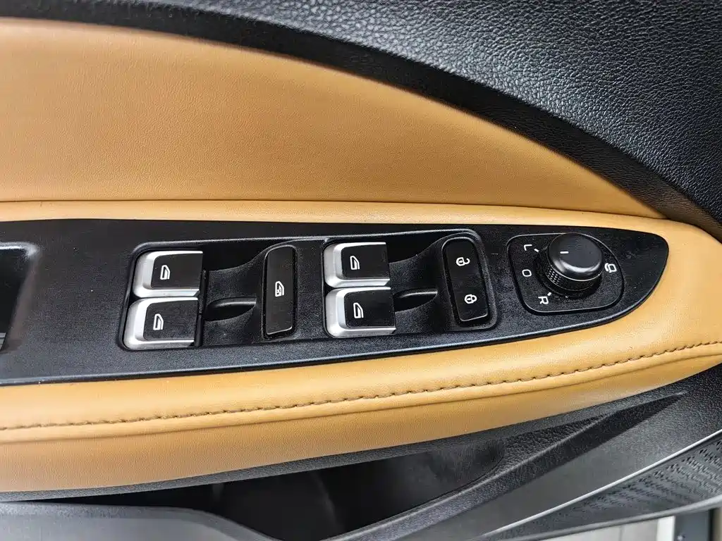 Geely Vision S1 — миниатюра 9