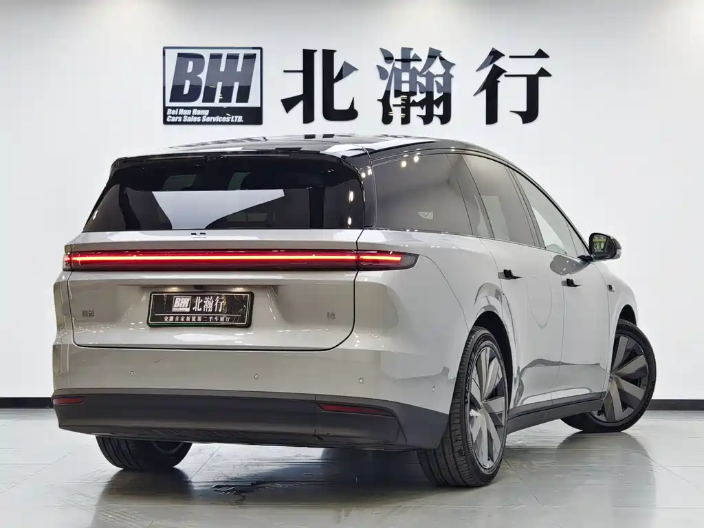 Li Auto i8 2025 Standard