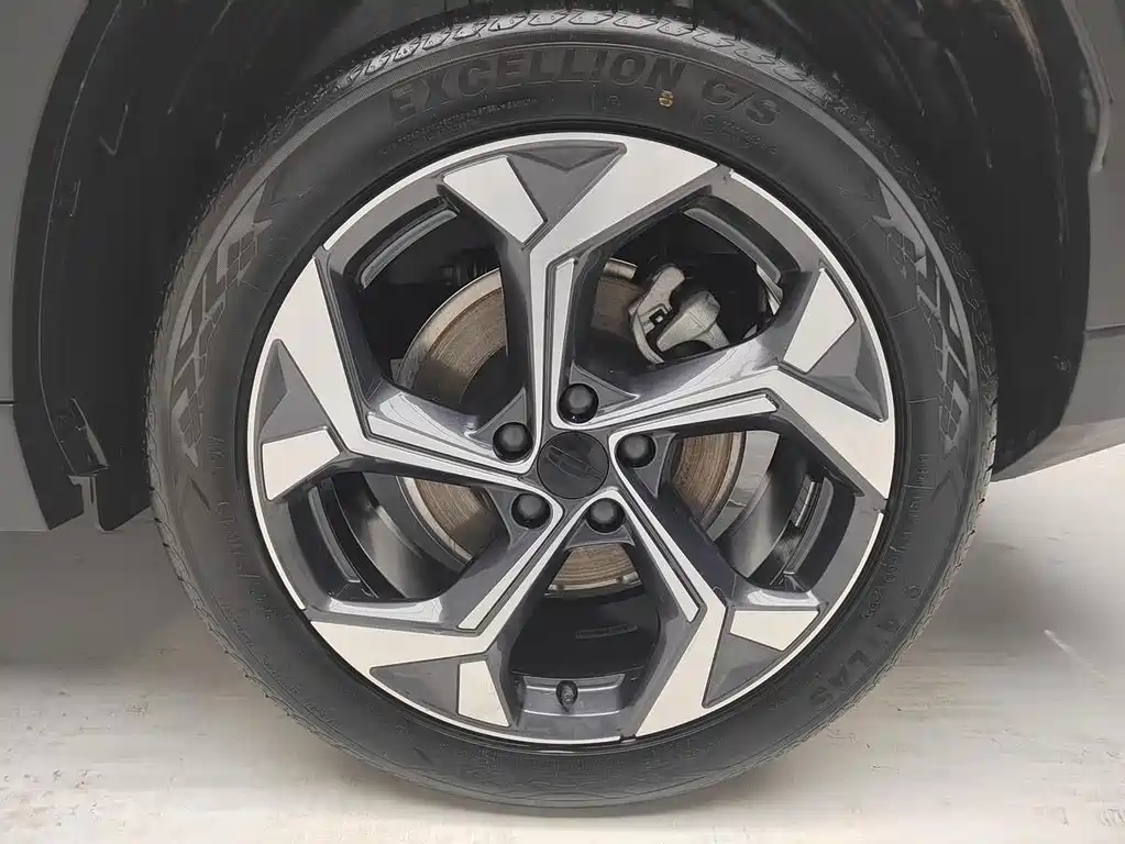 Geely Boyue L — миниатюра 7