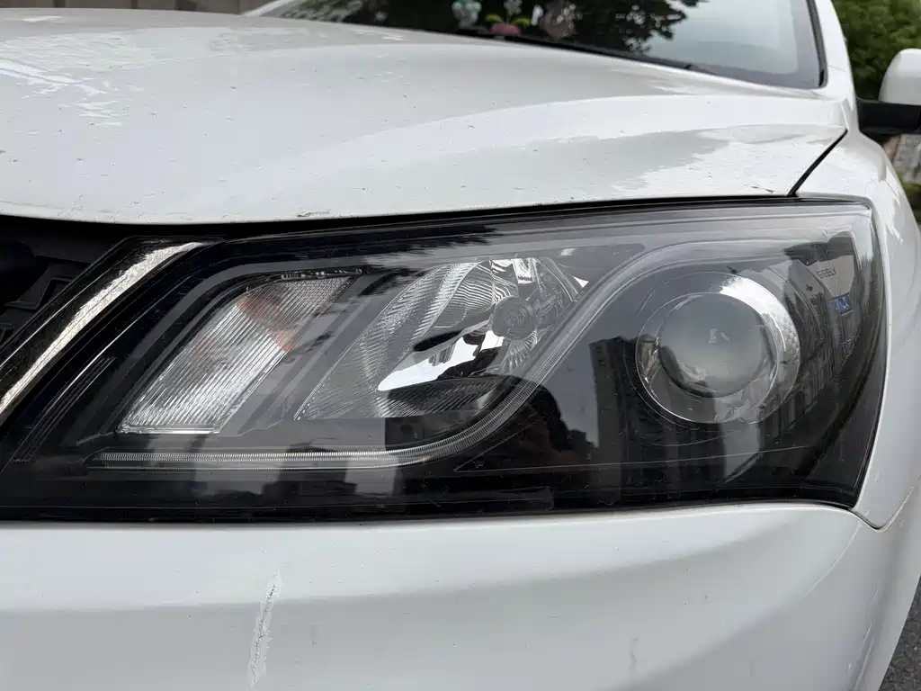 Geely Emgrand — миниатюра 8