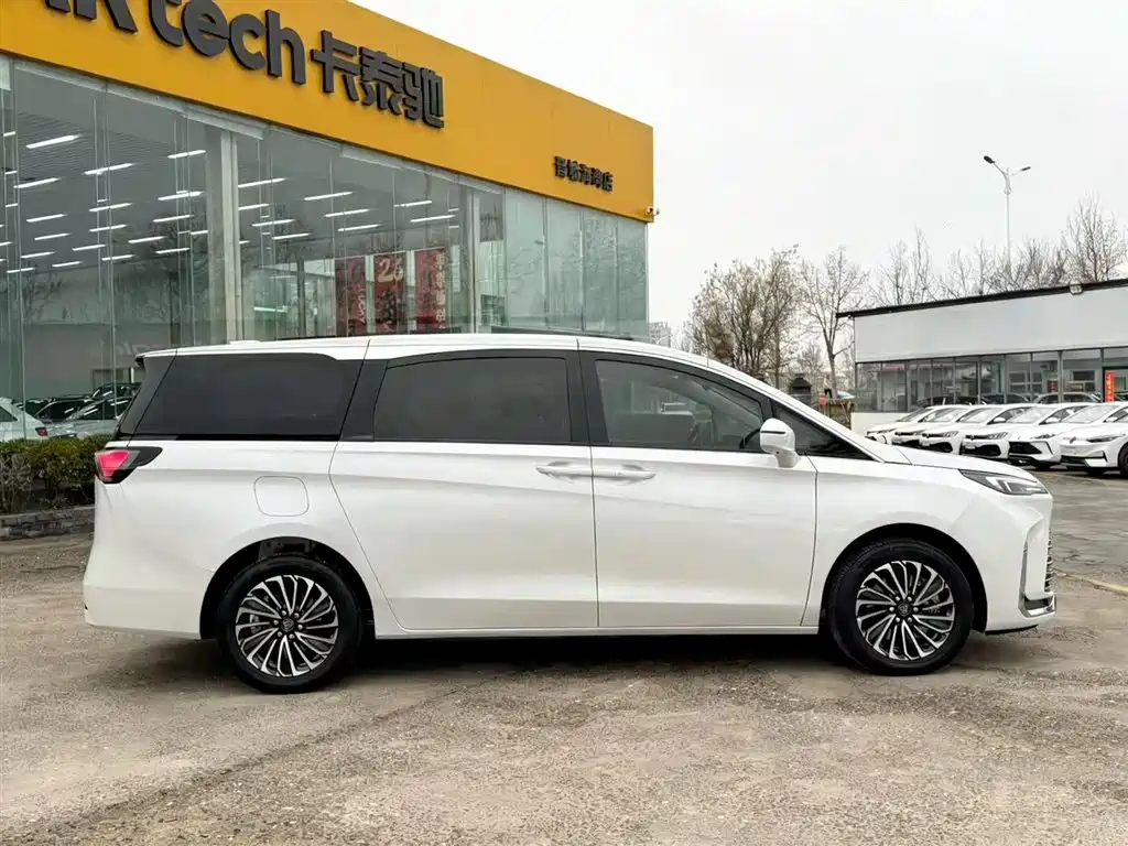 BUICK GL8 NEW ENERGY