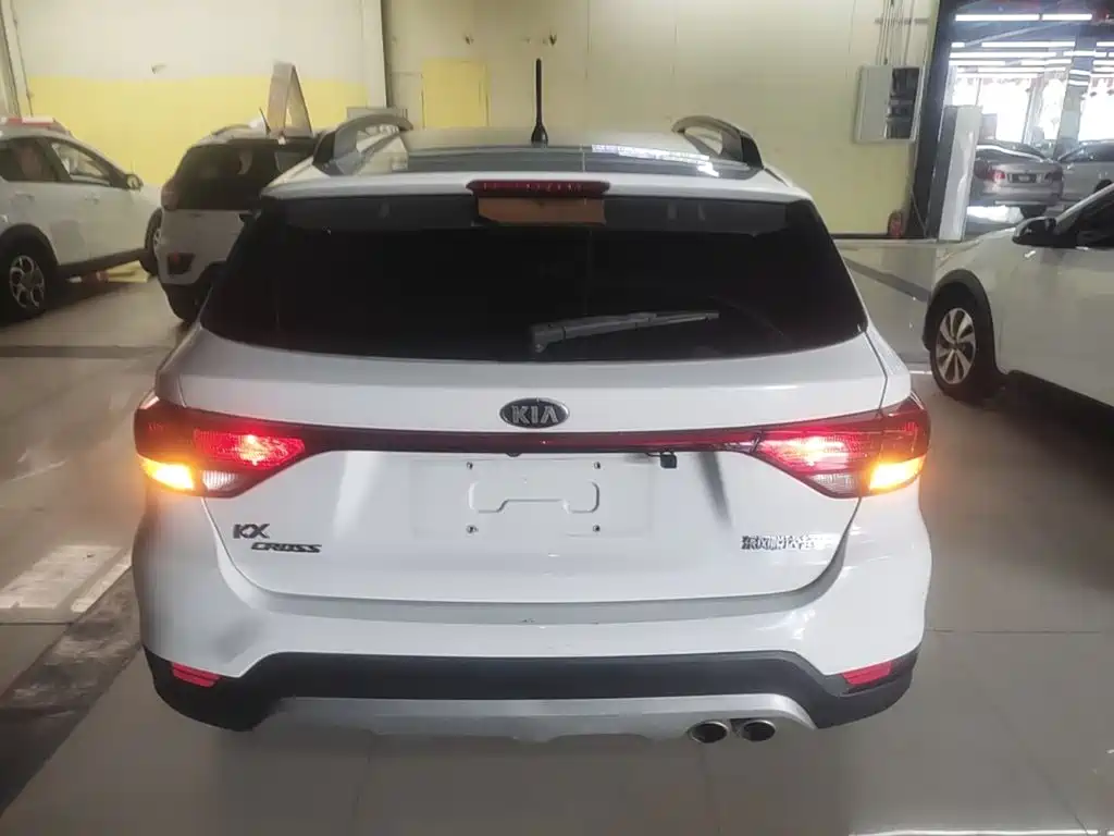 Kia KX Cross — миниатюра 6