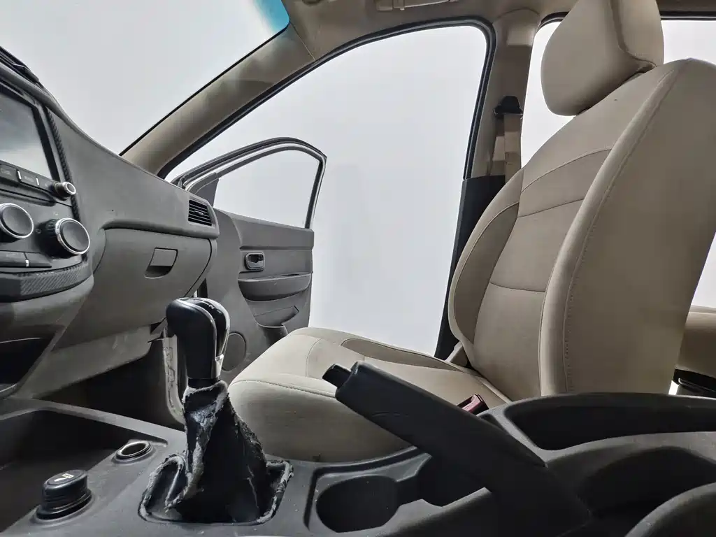 Wuling Hongguang — миниатюра 13
