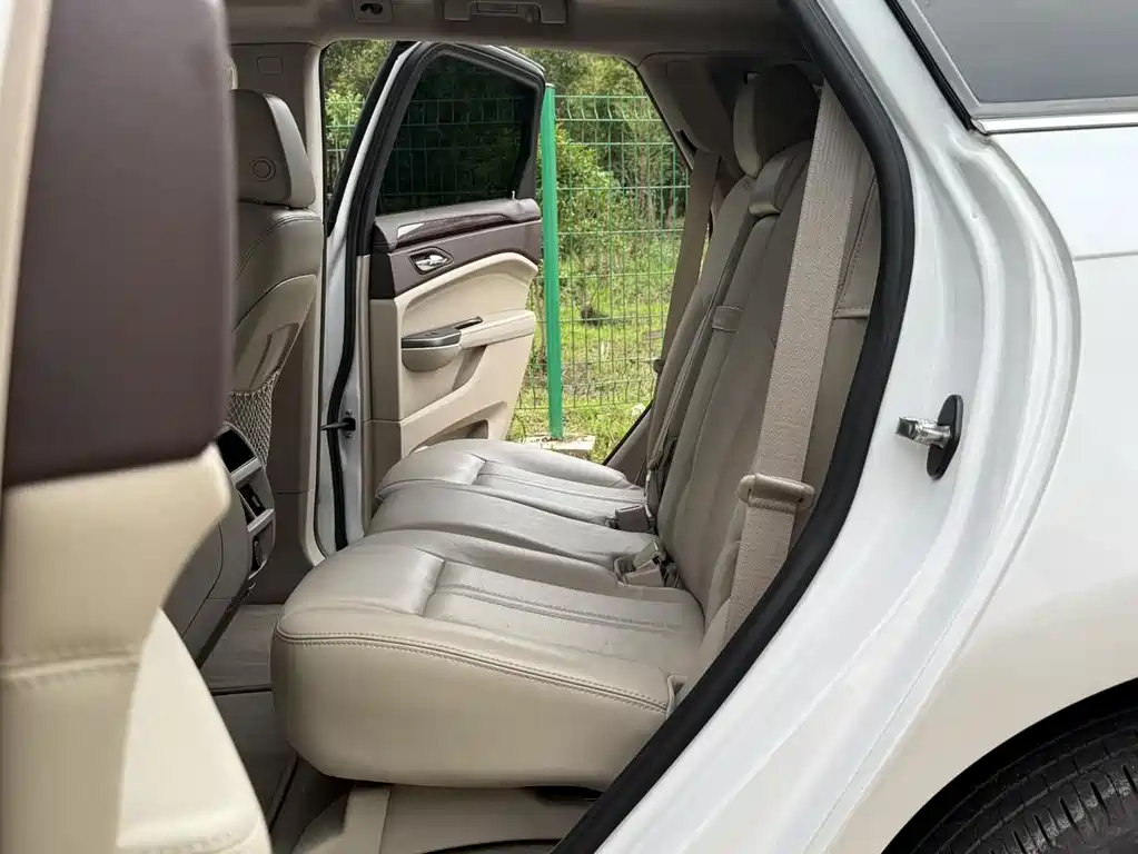 Cadillac SRX — миниатюра 6