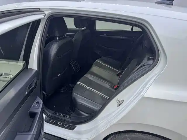 Volkswagen Golf — миниатюра 15