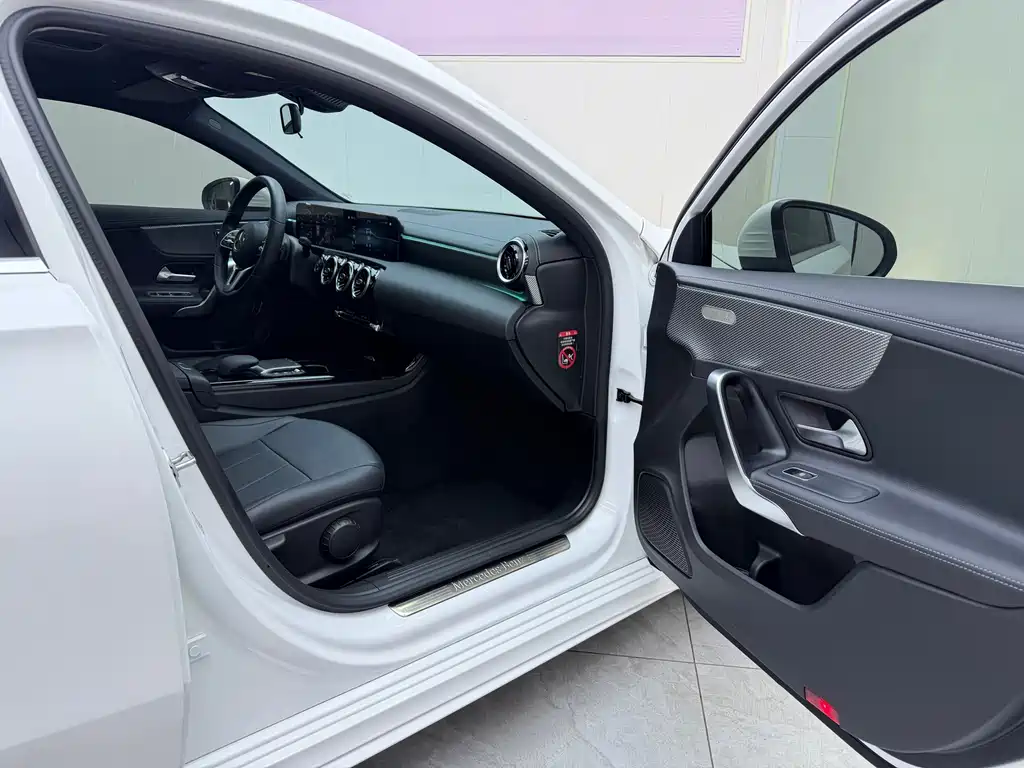 Mercedes-Benz A-Class — миниатюра 21