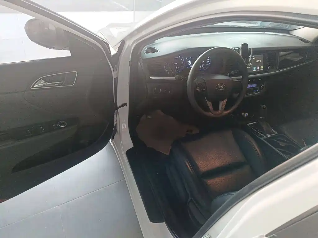 Hyundai Mistra — миниатюра 16
