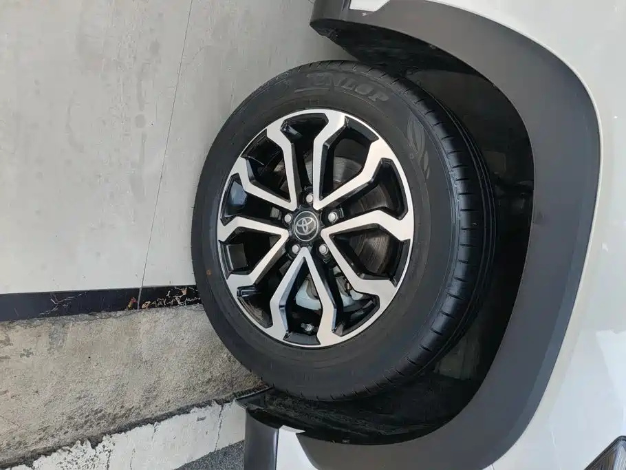 Toyota Frontlander — миниатюра 6