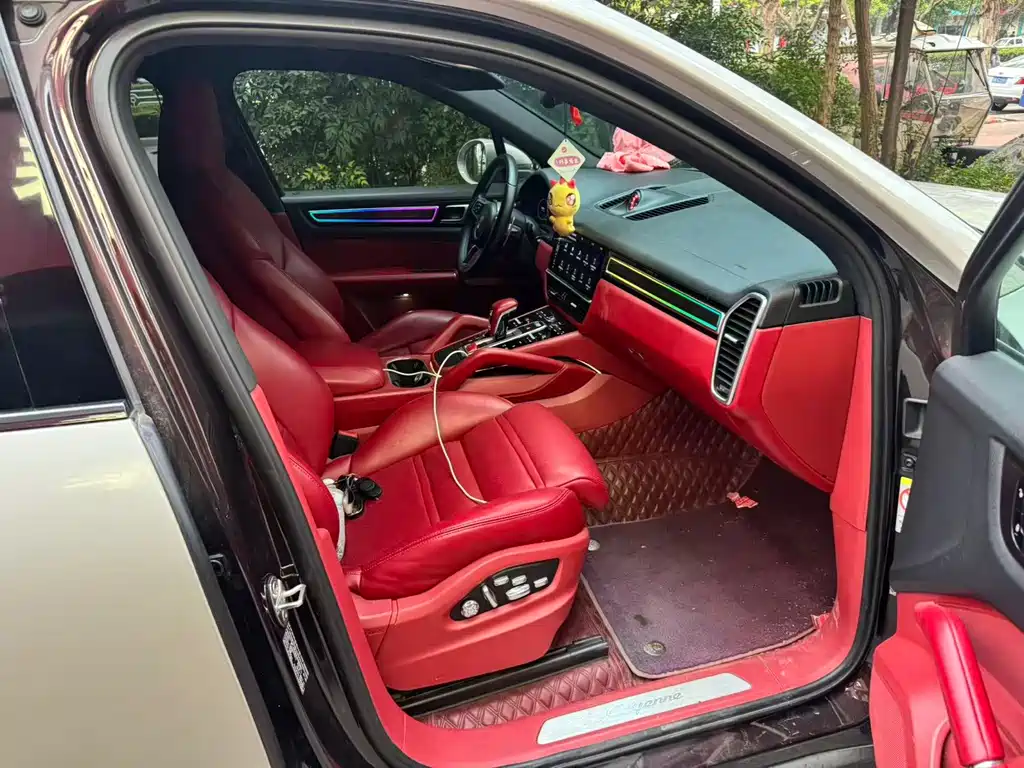 Porsche Cayenne — миниатюра 10