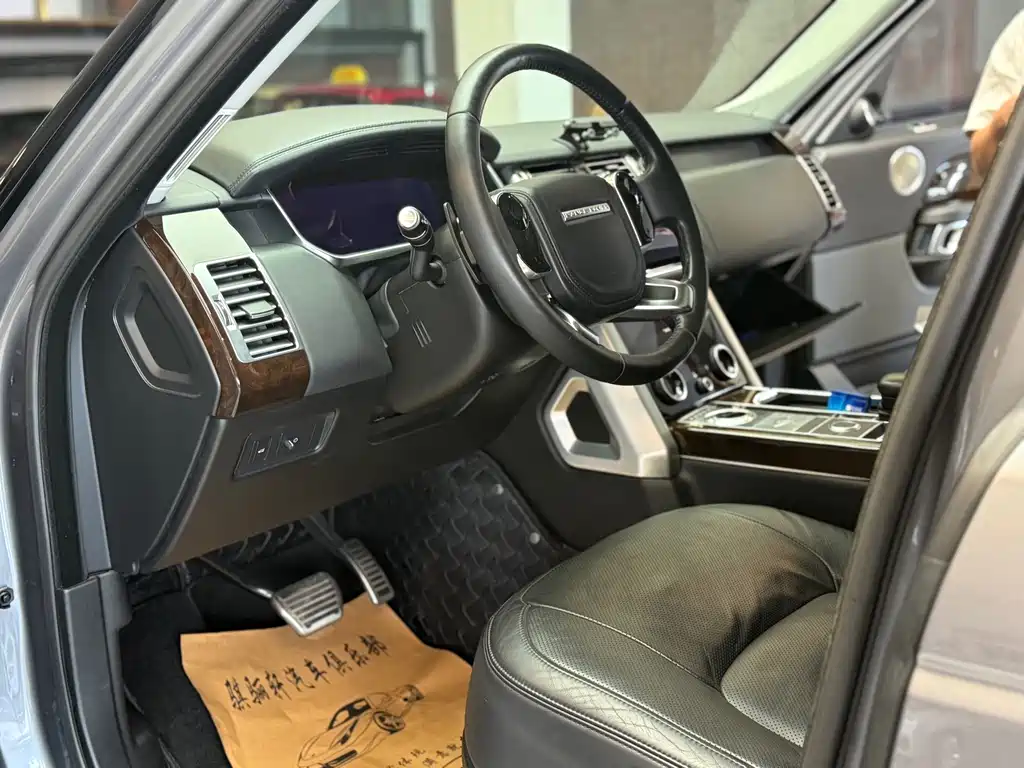 Land Rover Range Rover — миниатюра 5