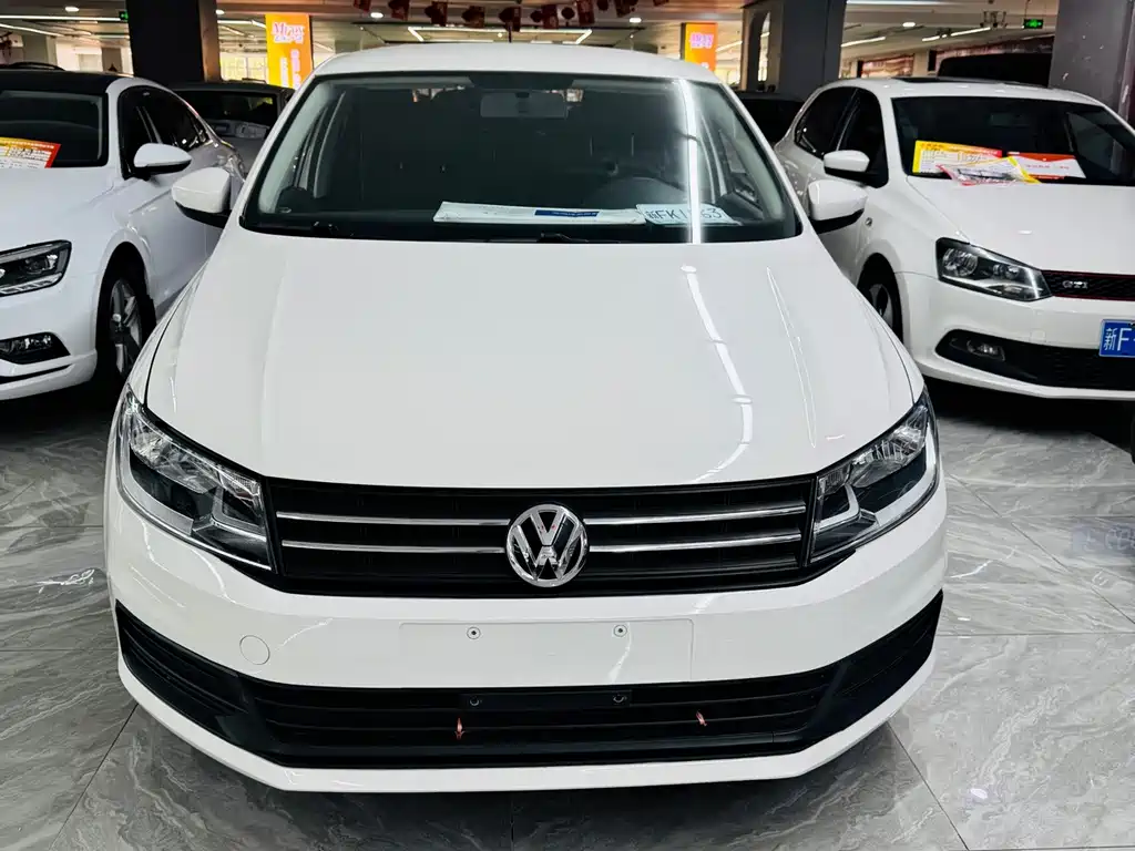 Volkswagen Santana — миниатюра 2