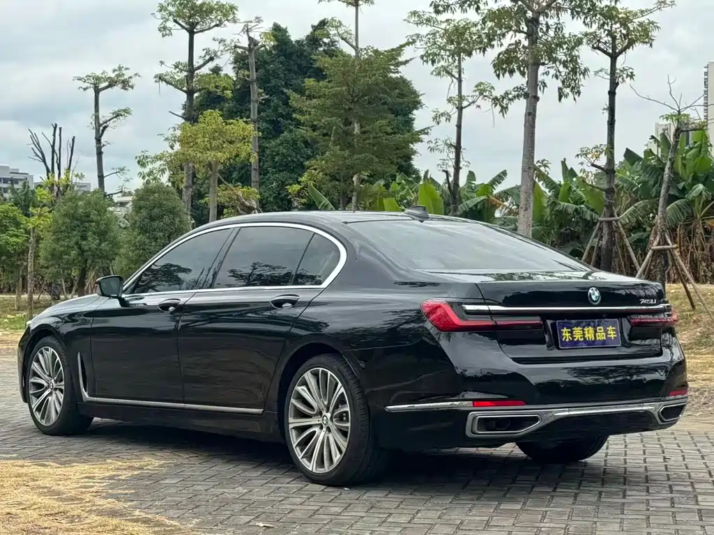 BMW 7 SERIES