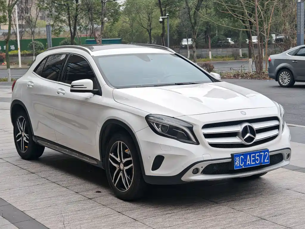 Mercedes-Benz GLA 2016 GLA 200 Fashion