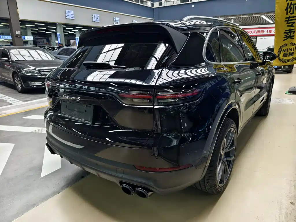 PORSCHE CAYENNE