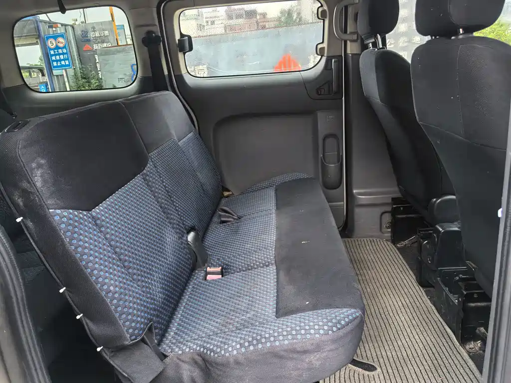 Nissan NV200 — миниатюра 13