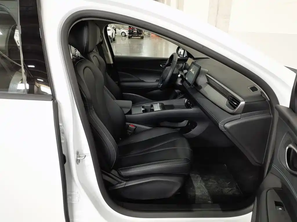 BYD Seal 05 DM-i — миниатюра 23