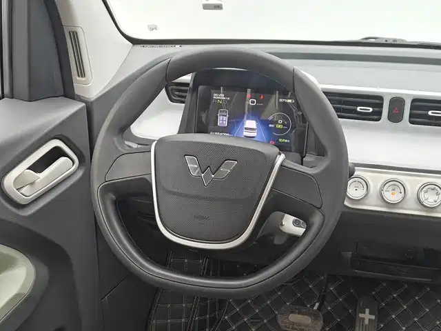 Wuling MINIEV — миниатюра 7