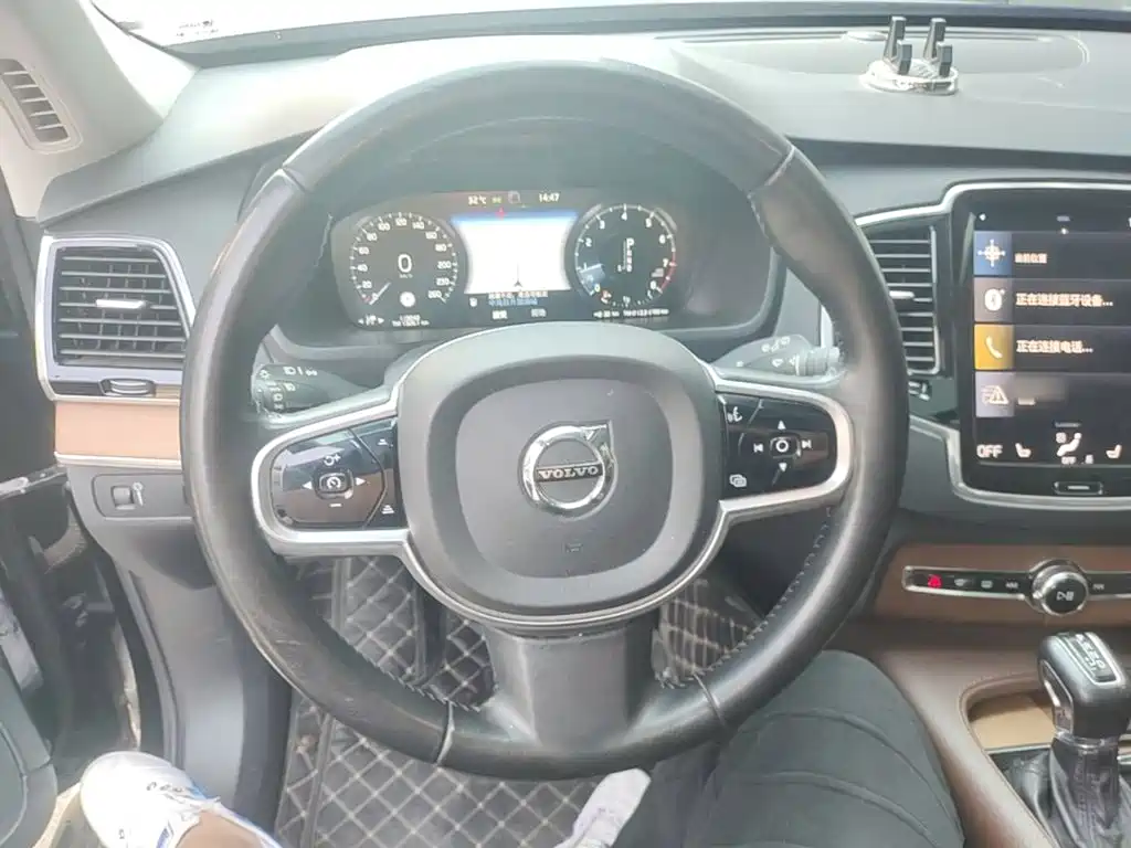 Volvo XC90 — миниатюра 11
