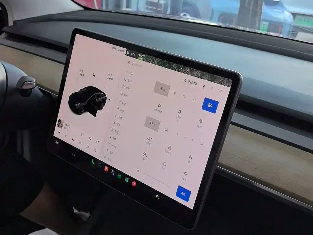 Tesla Model 3 — миниатюра 15