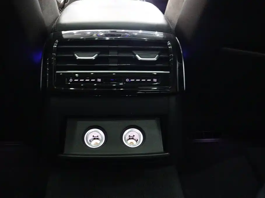 Audi A8 — миниатюра 9