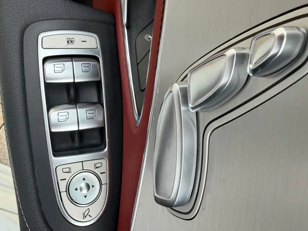 Mercedes-Benz C-Class — миниатюра 11