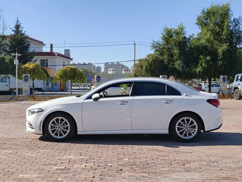 Mercedes-Benz A-Class — миниатюра 10