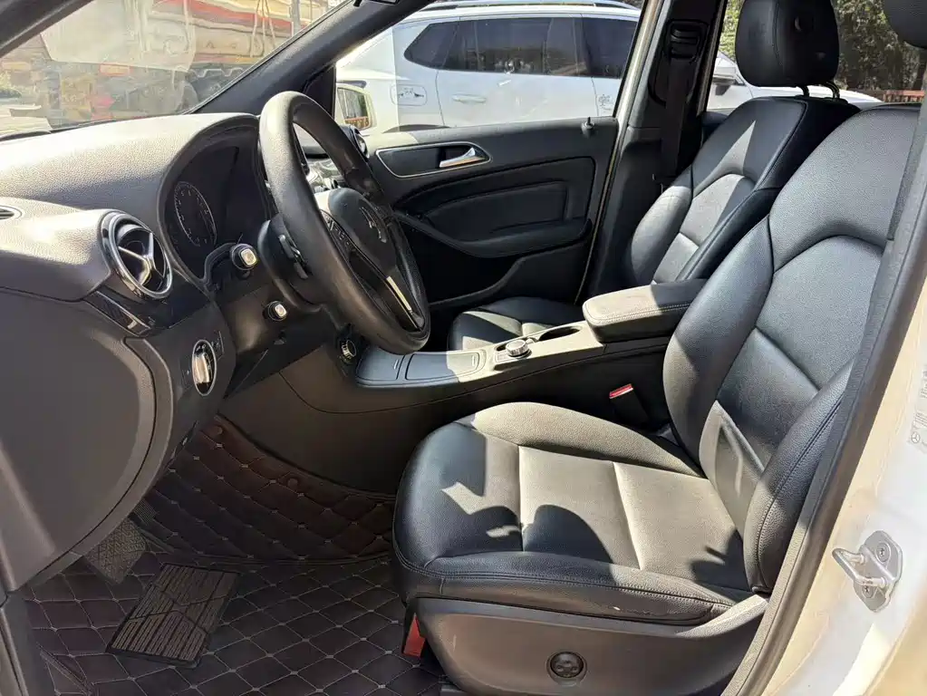 Mercedes-Benz B-Class — миниатюра 7