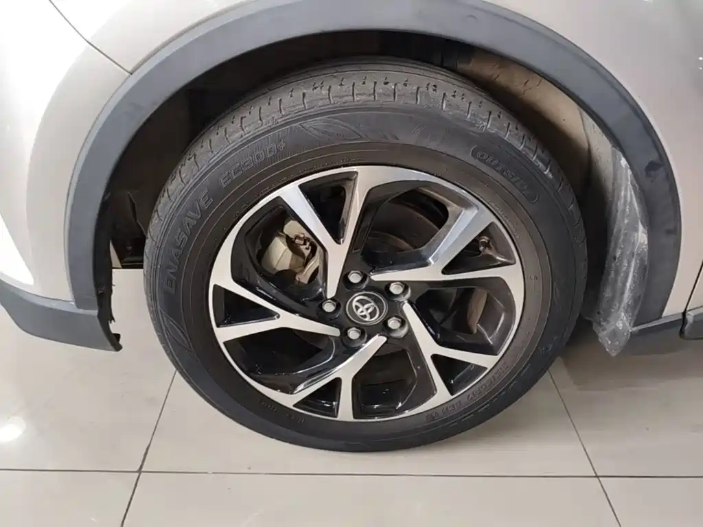 Toyota C-HR — миниатюра 23