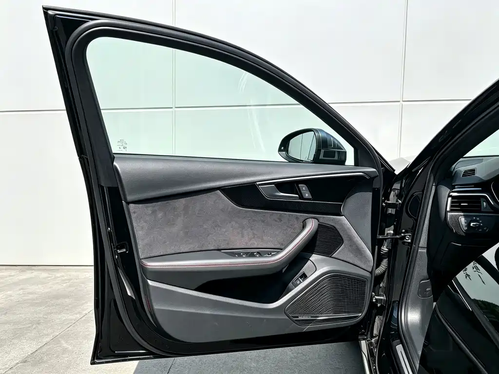 Audi S4 — миниатюра 10