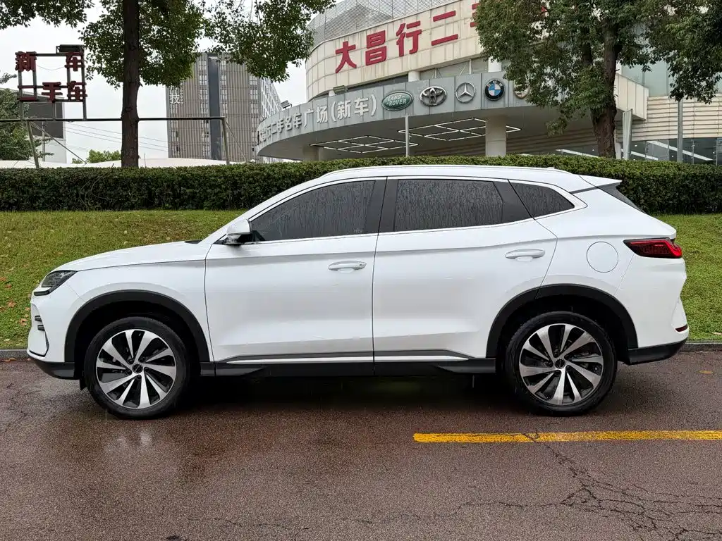 BYD PLUS New Energy — миниатюра 3