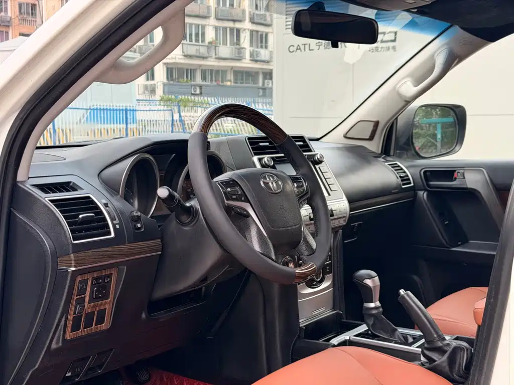 Toyota Prado — миниатюра 5