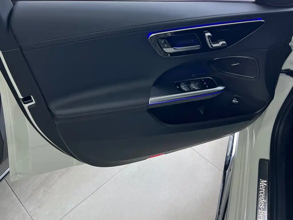 Mercedes-Benz C-Class — миниатюра 10