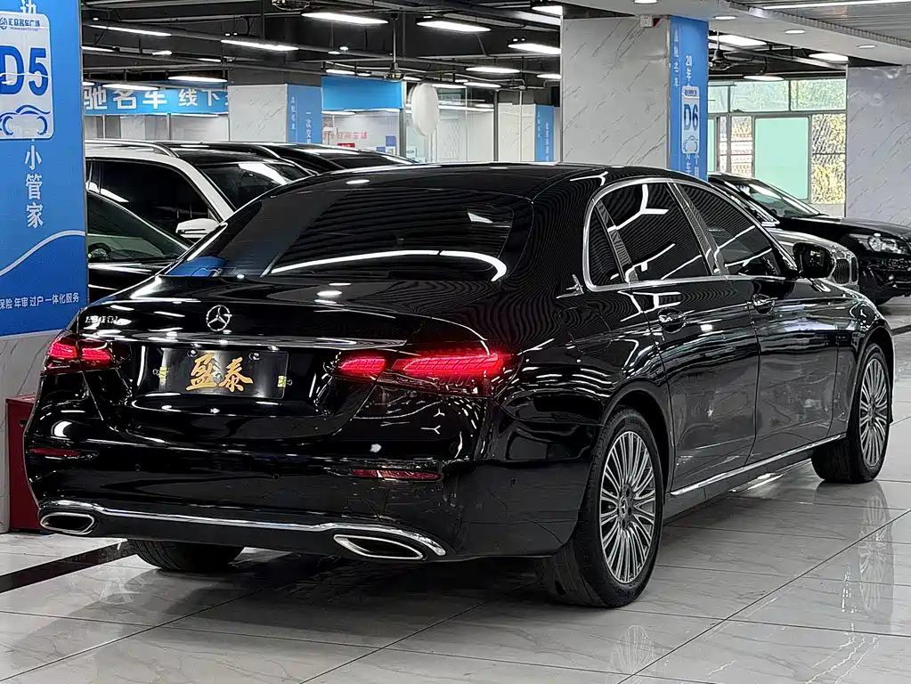 MERCEDES-BENZ E CLASS