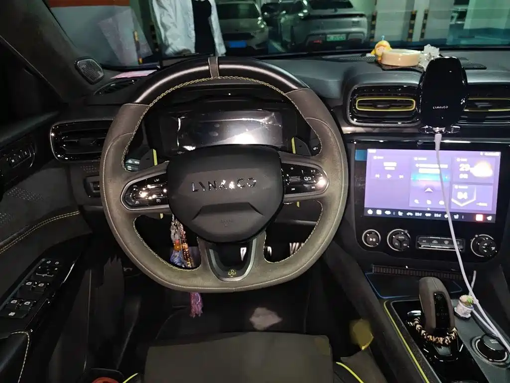Lynk & Co 03 — миниатюра 11