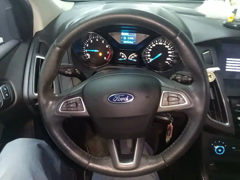 Ford Focus — миниатюра 11