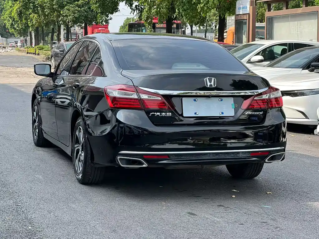 Honda Accord — миниатюра 7