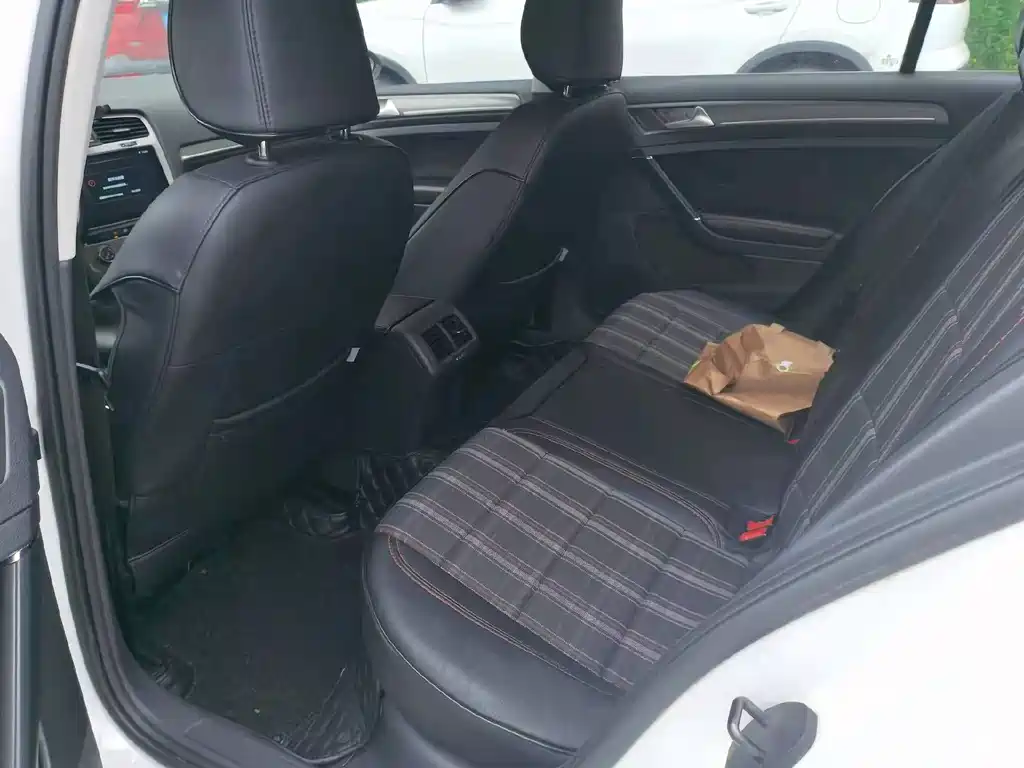Volkswagen Golf — миниатюра 5