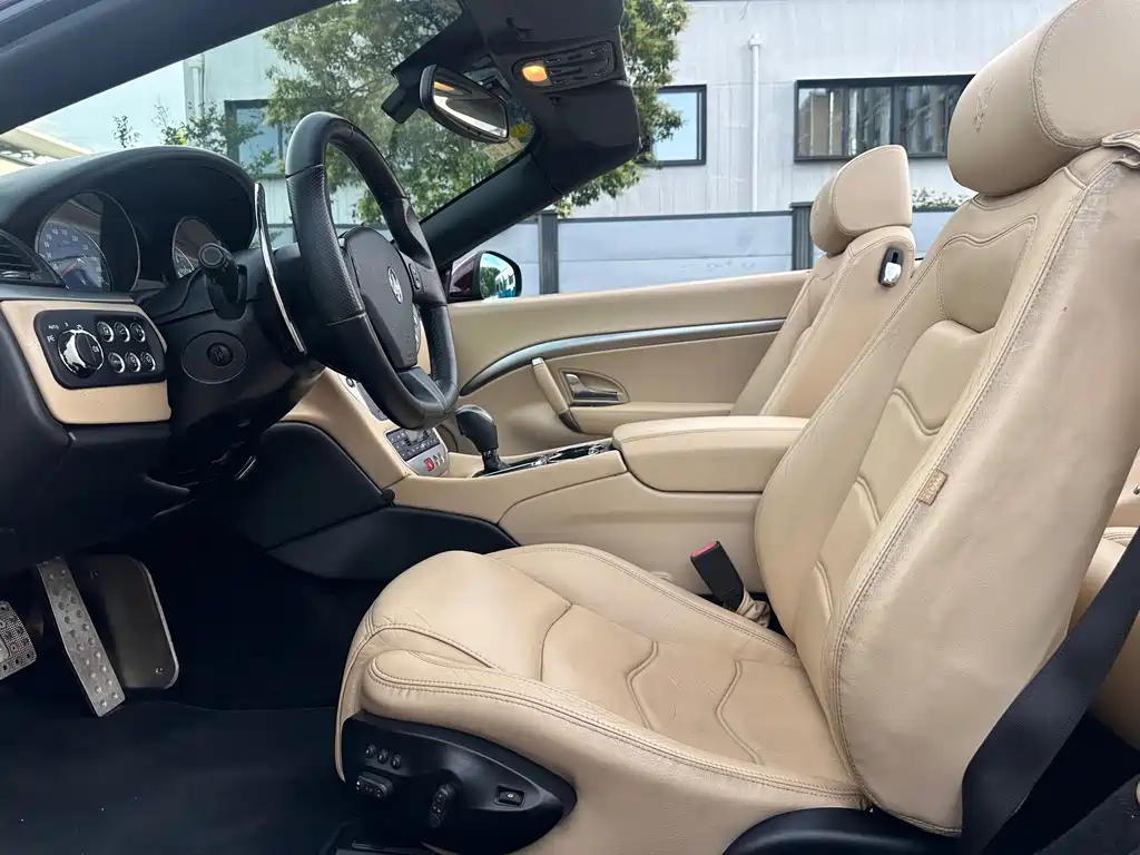 Maserati GranCabrio 2012 4.7L Sport