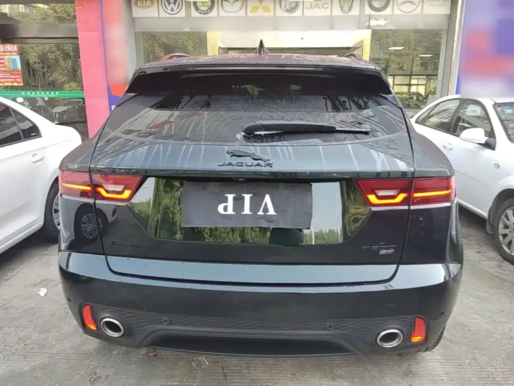 Jaguar E-PACE — миниатюра 6