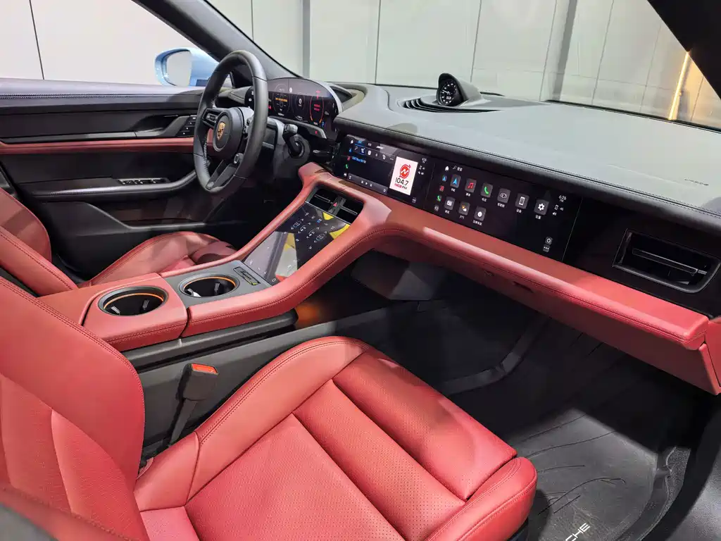 Porsche Taycan — миниатюра 10
