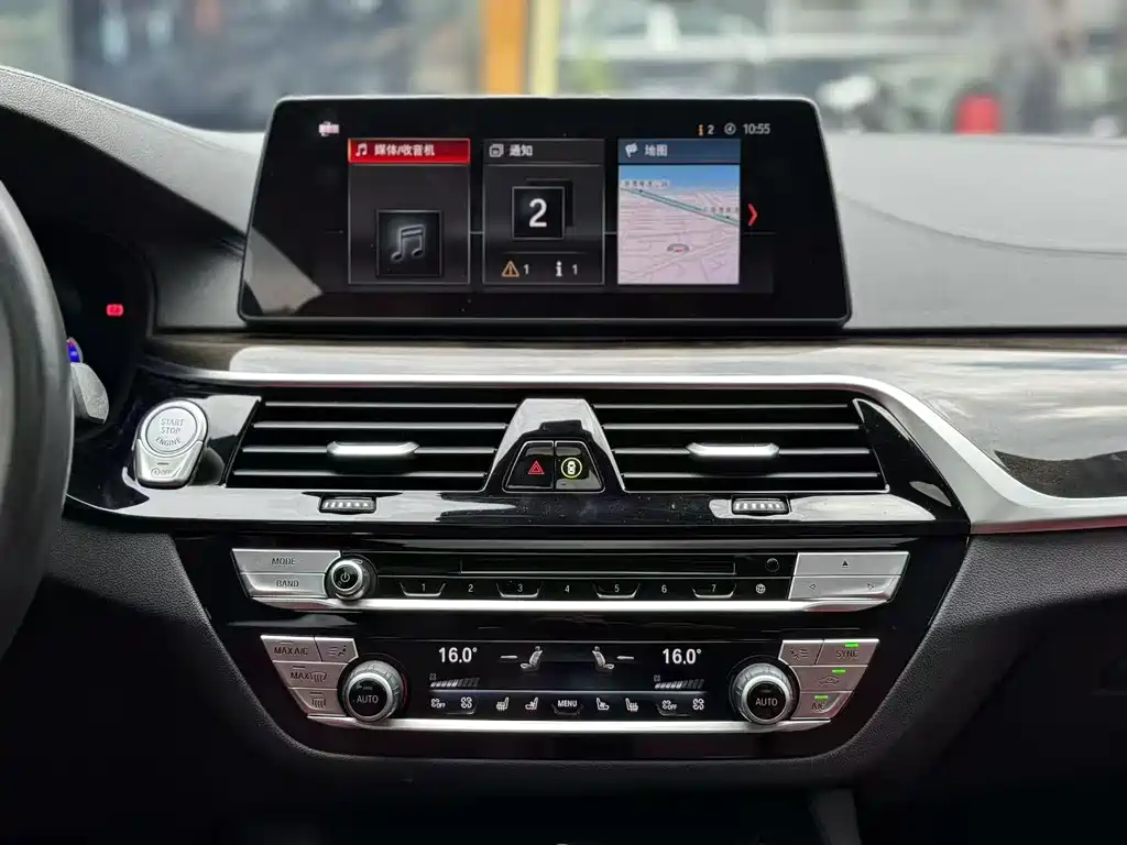 BMW 5 Series — миниатюра 7