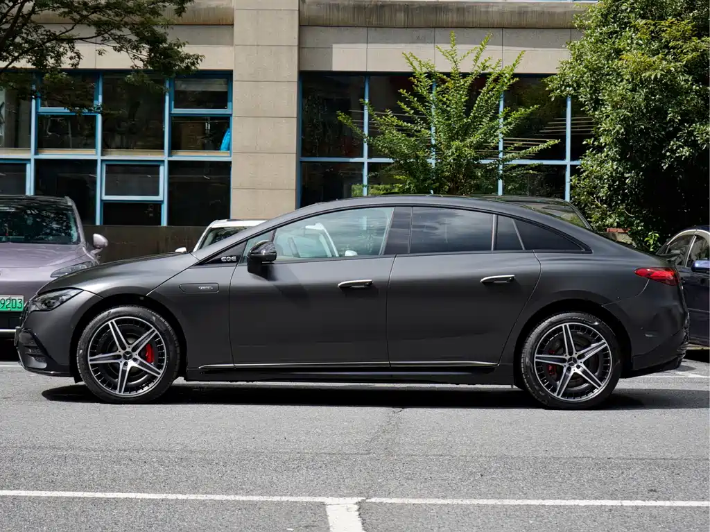 Mercedes-Benz EQE AMG — миниатюра 3
