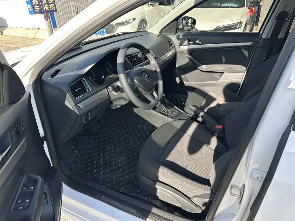Volkswagen Lavida — миниатюра 4